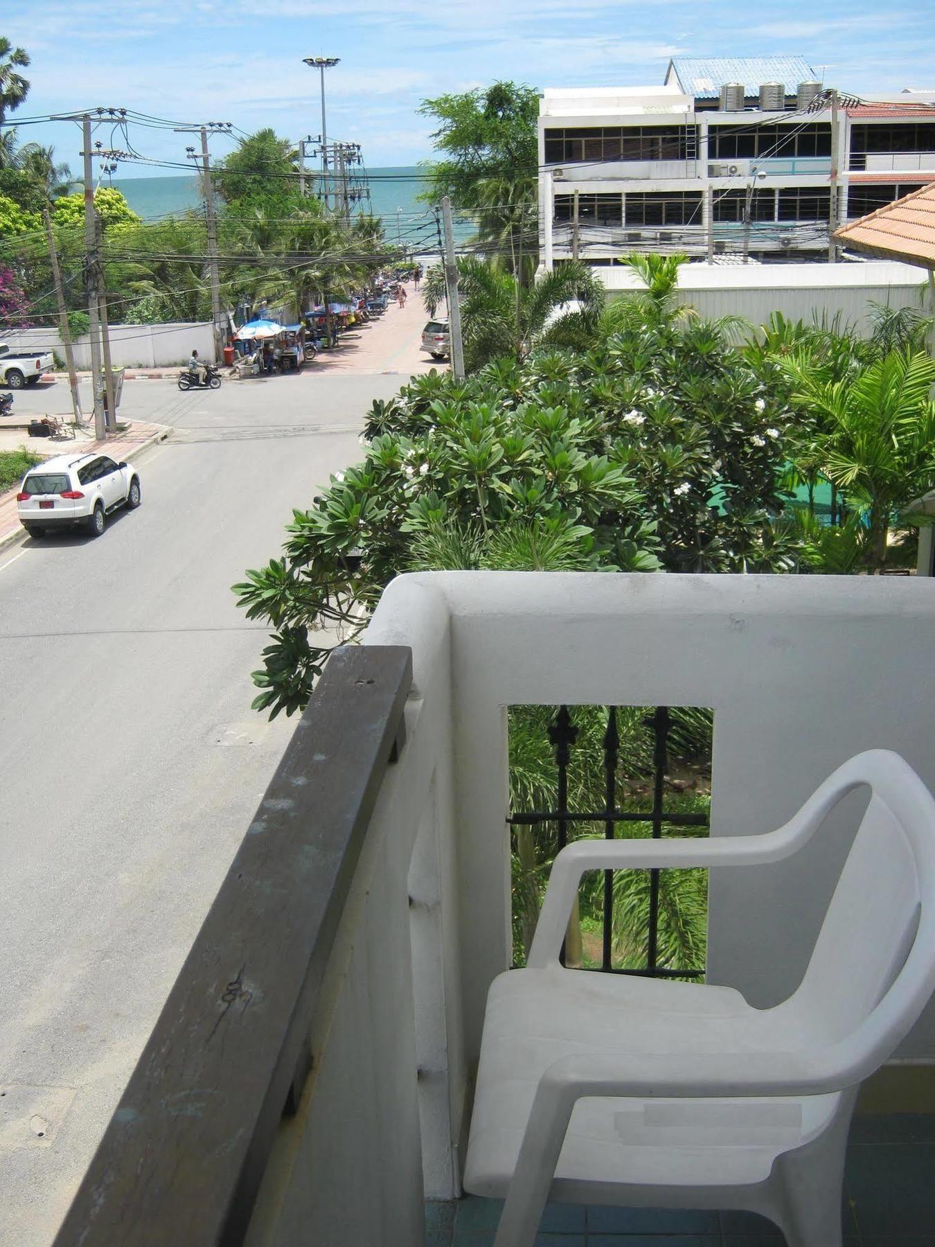 Baan Talay Hotel Pattaya Exterior foto